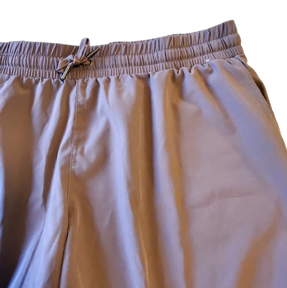 Mondetta Performance Luxury Shorts - Picture 2 of 3